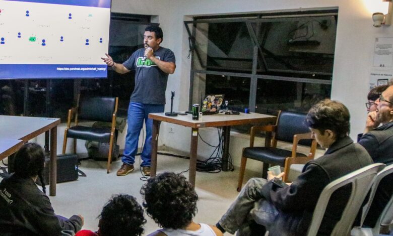 ativistas-debatem-resistencia-digital-diante-de-ia-e-plataformizacao