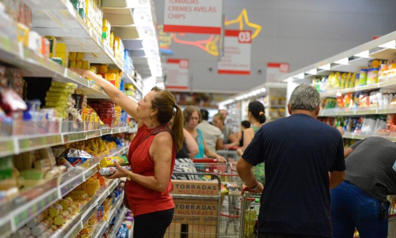 consumo-das-familias-mantem-se-em-alta-no-mes-de-abril