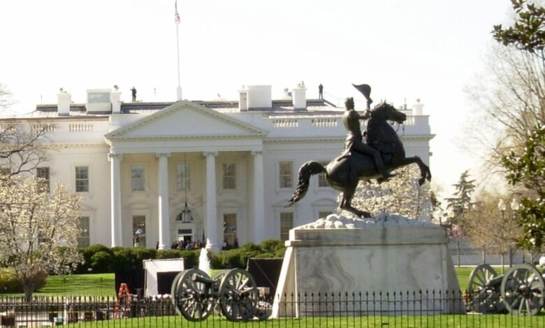 radios-publicas-dos-eua-processam-trump-apos-corte-de-verbas