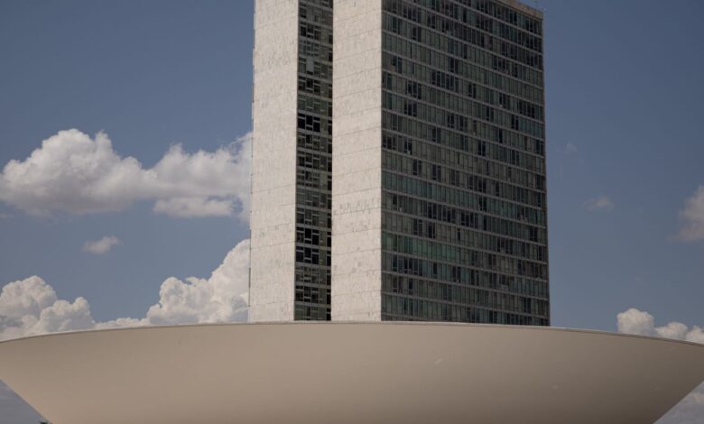 camara-aprova-projeto-que-destina-multas-de-transito-ao-custeio-da-cnh