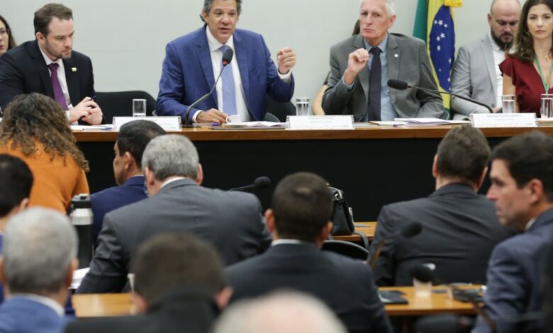 audiencia-com-haddad-e-encerrada-apos-tumulto-entre-deputados