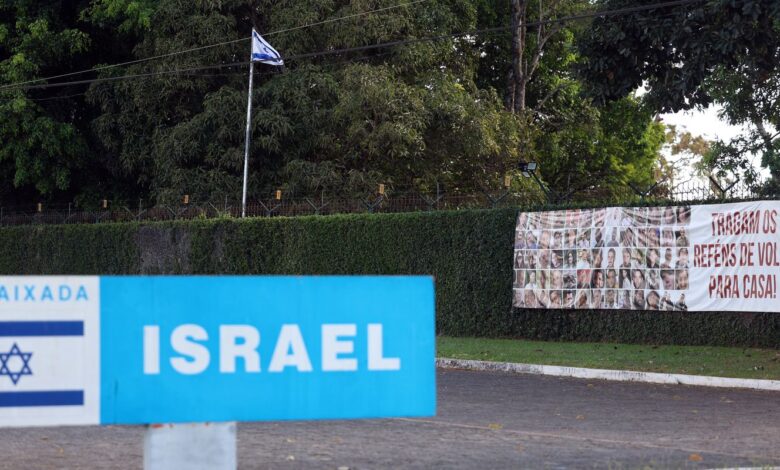 israel-fecha-embaixada-e-consulado-no-brasil-apos-ataque-ao-ira