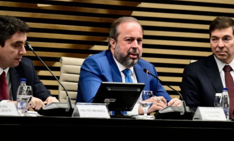 ministro-defende-gas-mais-barato-para-reindustrializacao-do-pais